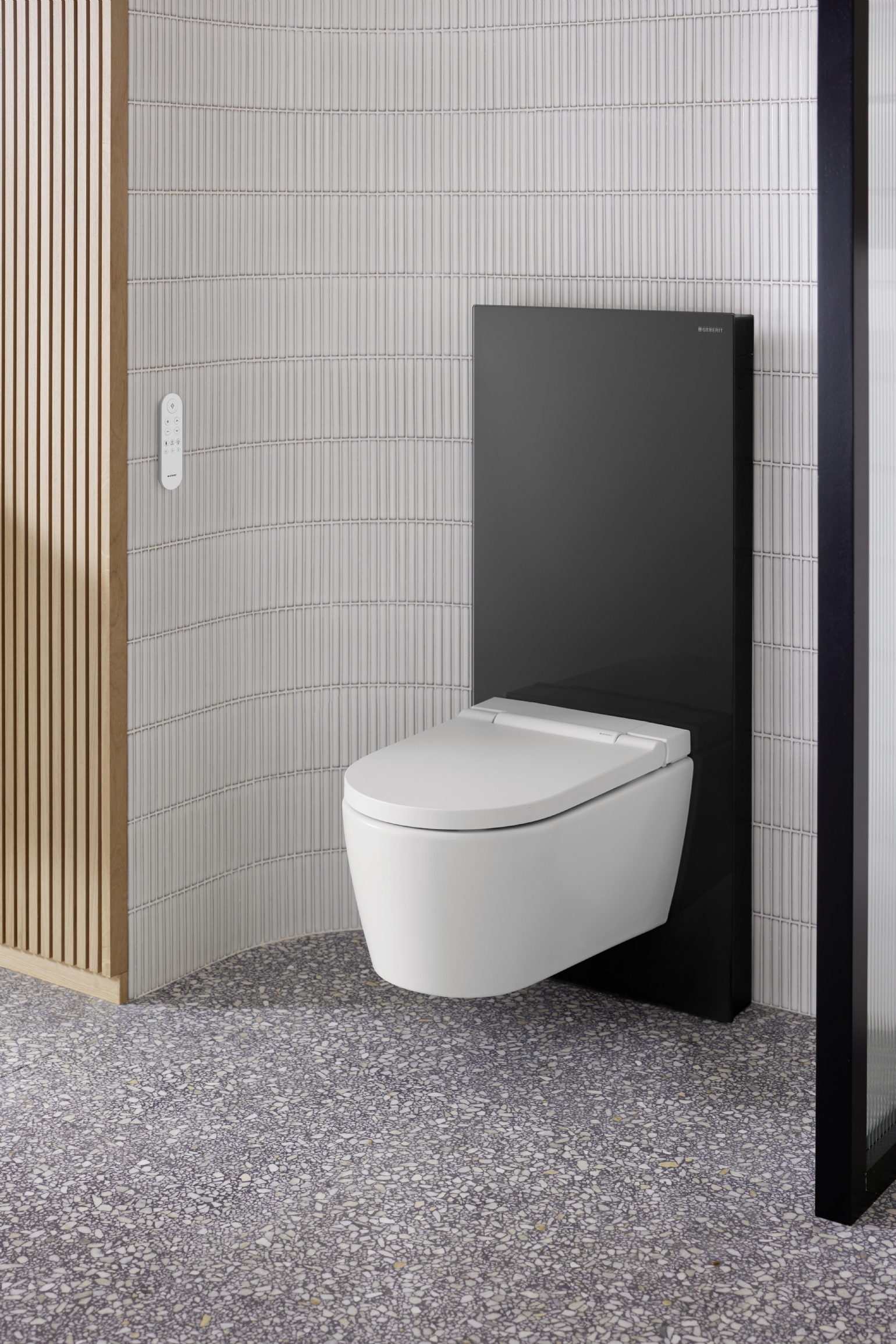 2023_Geberit AquaClean Sela white with remote control_Monolith_WEB